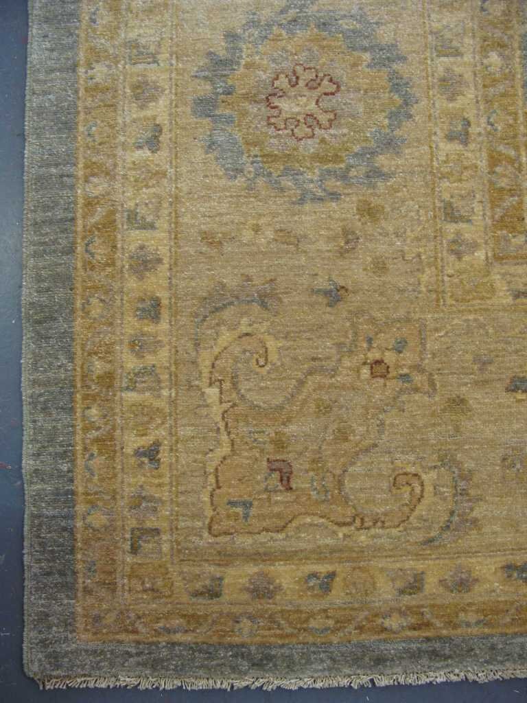 Helmand Lotus Carpet | 13'3" x 9'11" | Home Decor | Hand-knotted Wool Area Rug