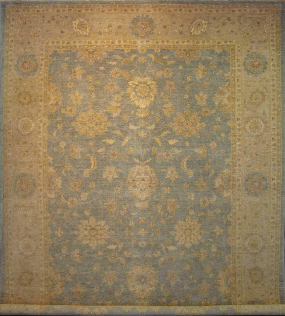 Helmand Lotus Carpet | 13'3" x 9'11" | Home Decor | Hand-knotted Wool Area Rug