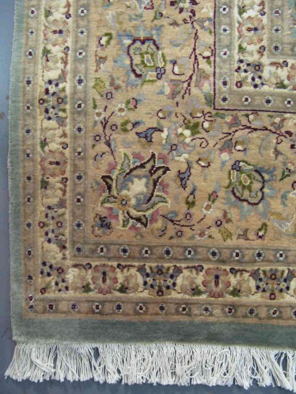 Hispahan Lotus Silk Carpet | 10'1" x 7'11" | Home Decor | Silk & Wool Area Rug