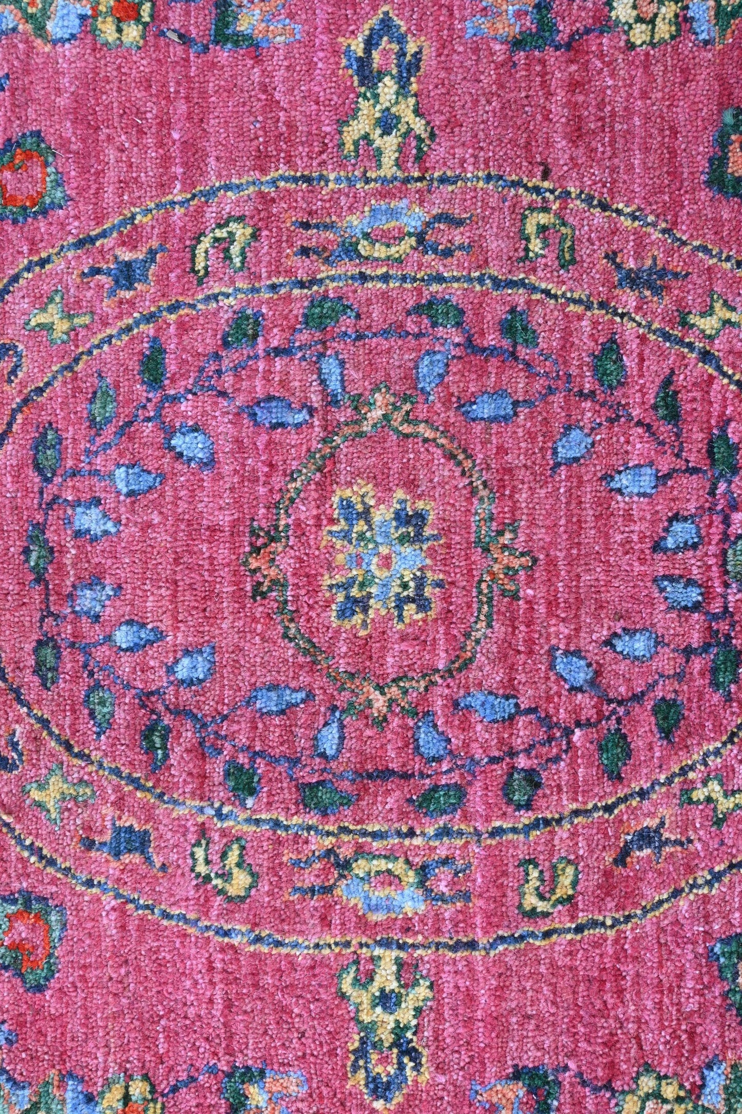 Pavos Cristatus Carpet | 9'3" x 6'1" | Home Decor | Wool Area Rug